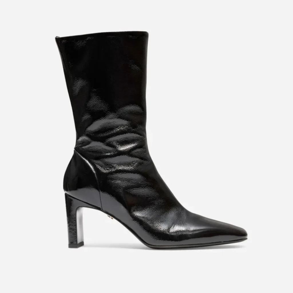 Heel boots