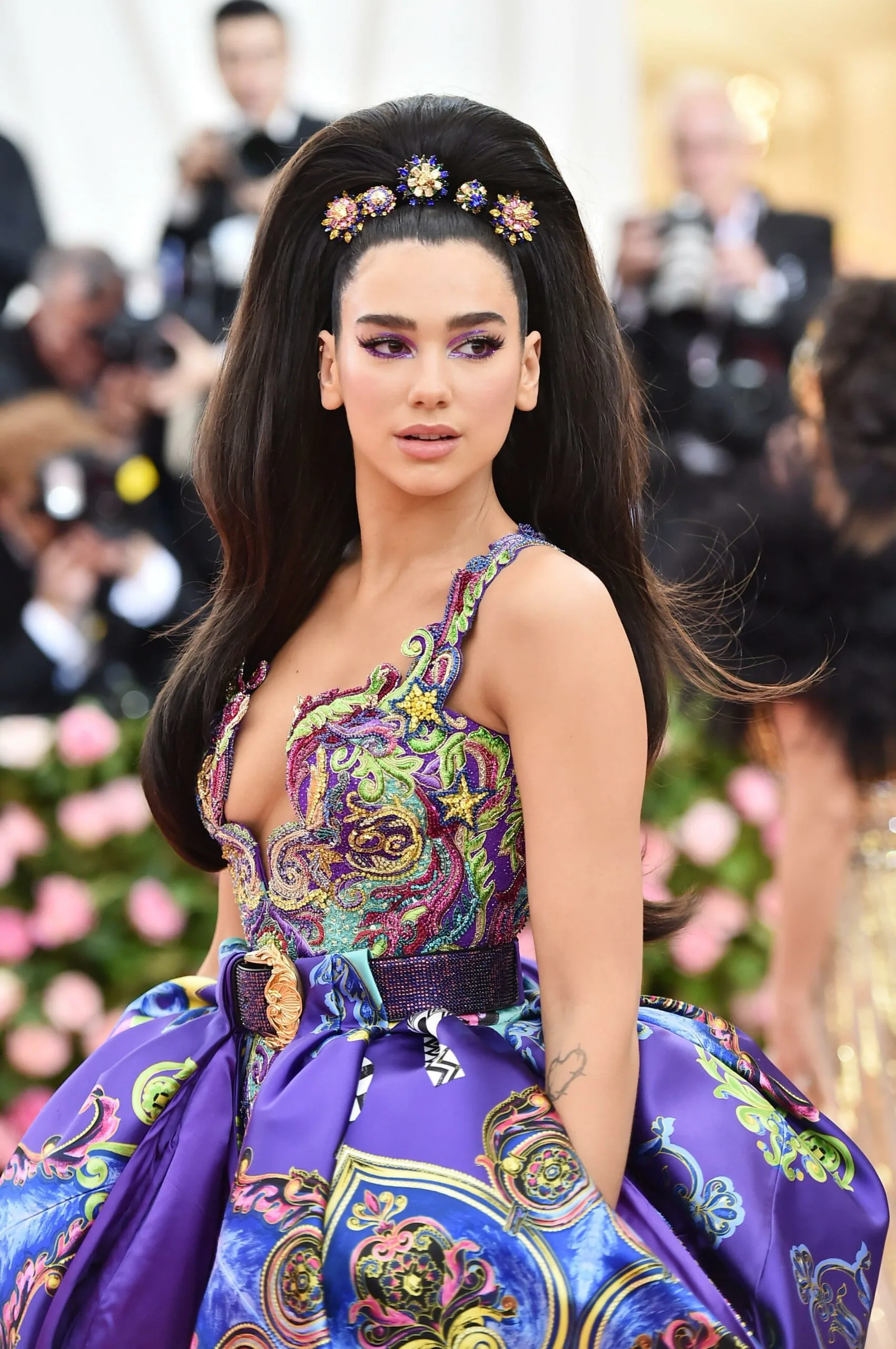 Dua Lipa with a beehive at the 2022 met gala