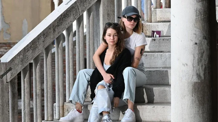 cara delevingne and girlfriend minke in venice