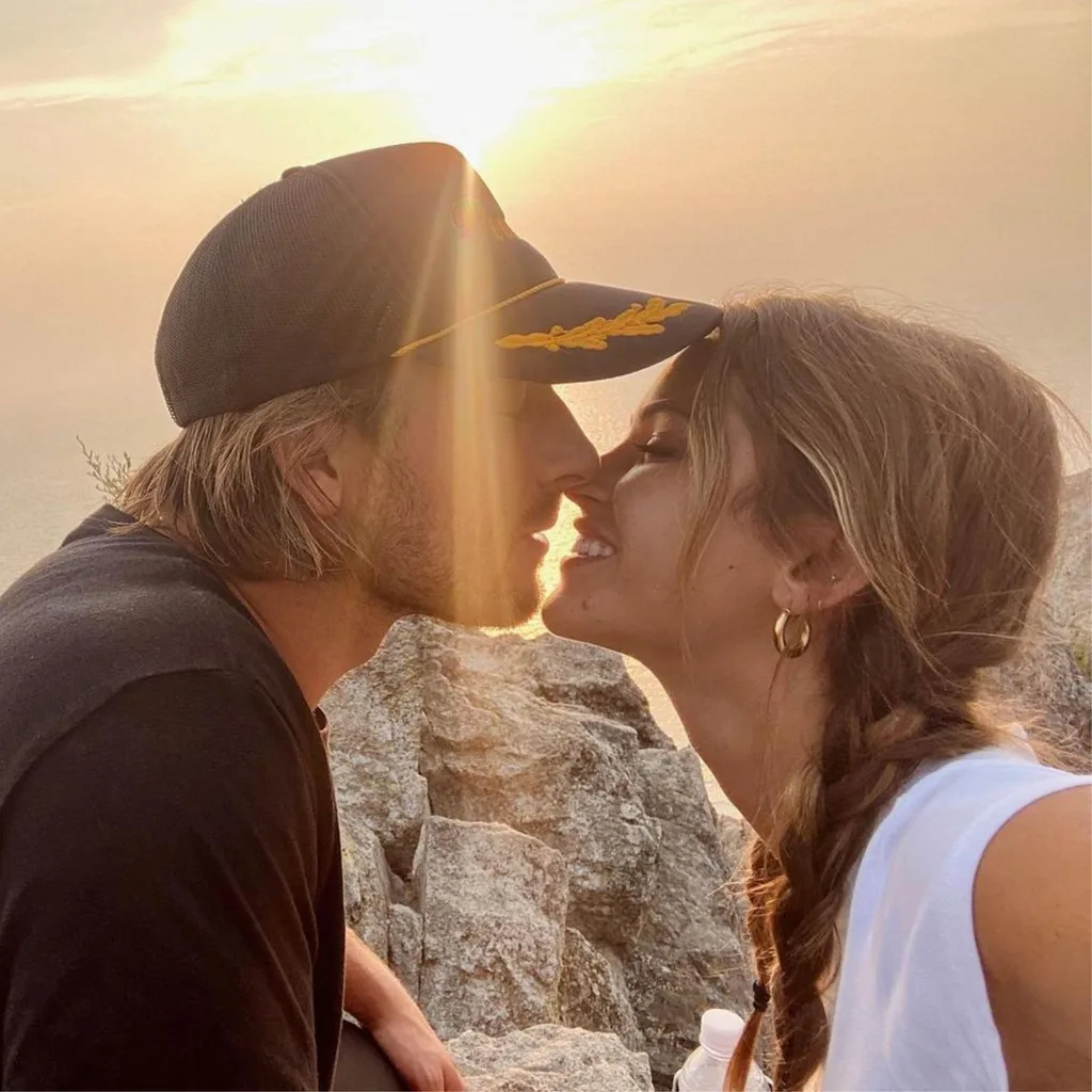 Does Glen Powell Have A Girlfriend? Dating History Revealed | ELLE