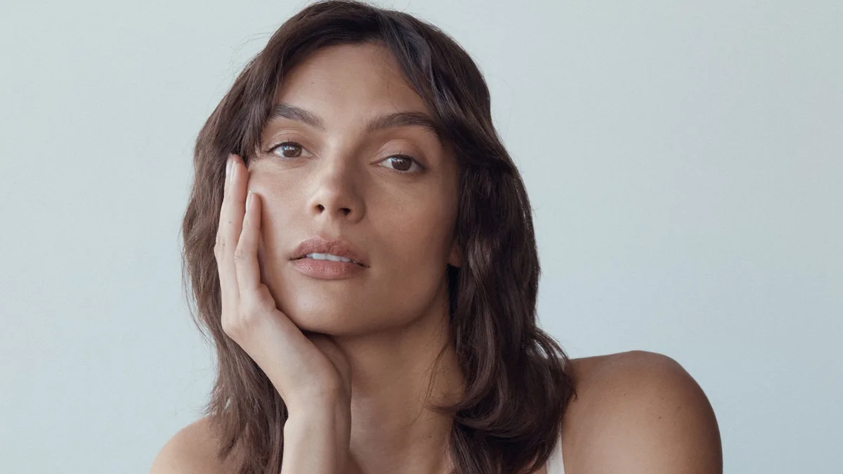 Margaret in ‘Anyone But You’: Meet Charlee Fraser | ELLE