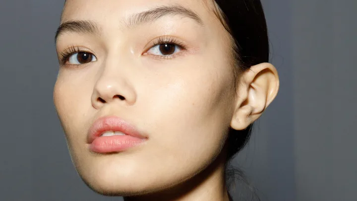 Asian woman 20s beautiful skin