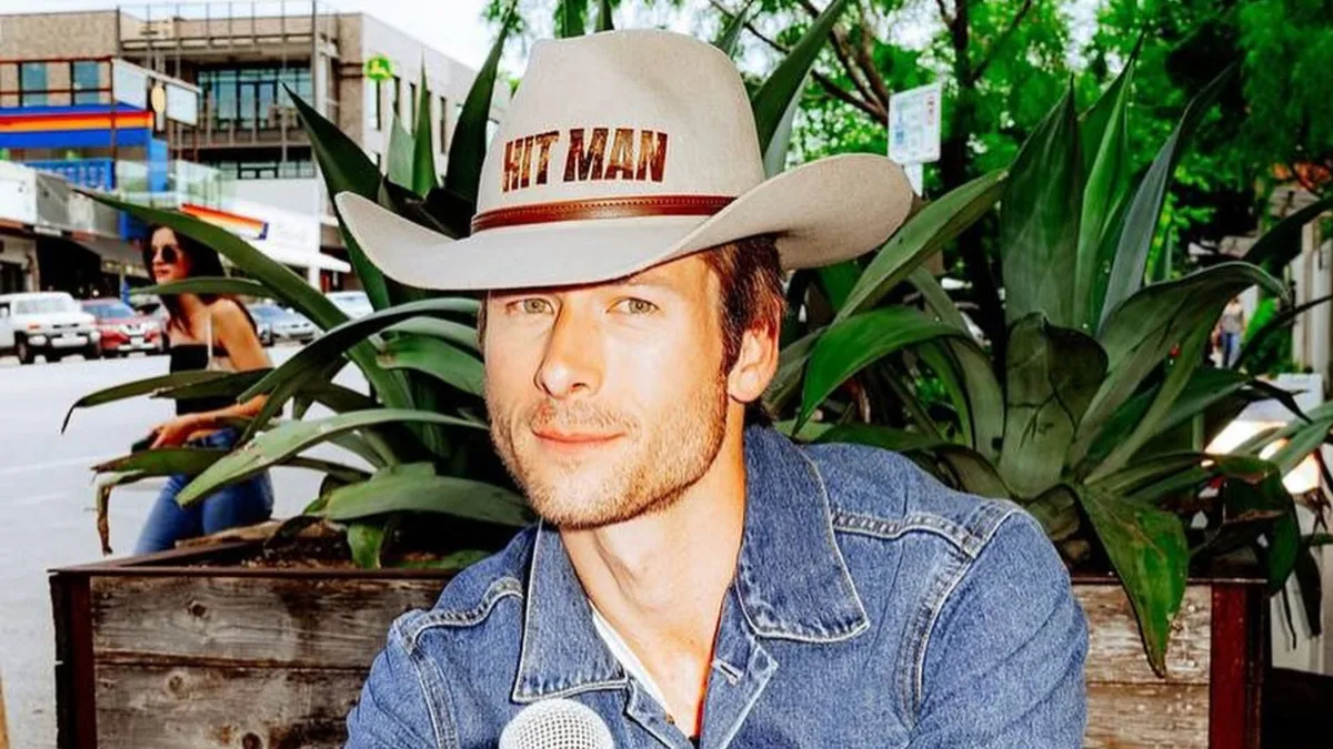 Does Glen Powell Have A Girlfriend? Dating History Revealed | ELLE