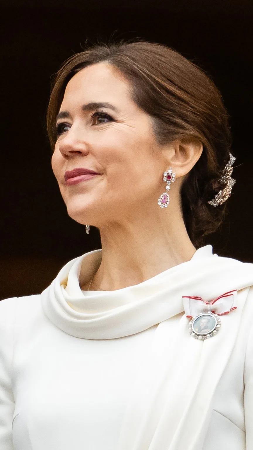 Queen Mary of Denmark’s Coronation Outfit Details ELLE ELLE