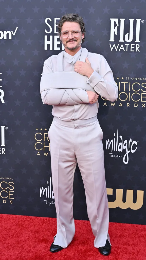 pedro-pascal-critics-choice-awards