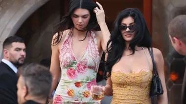 kendall jenner and kylie jenner at jeff bezos' wedding