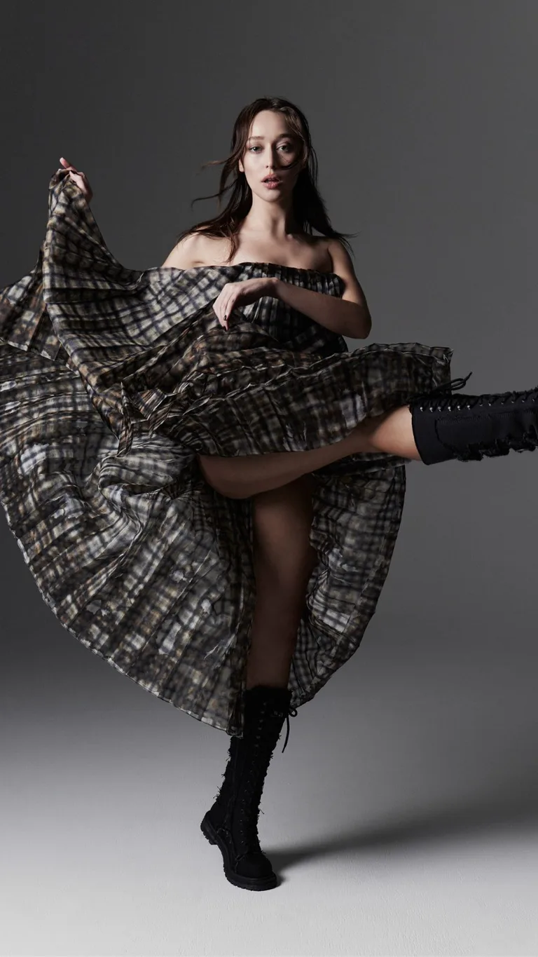 Alycia Debnam-Carey’s New Moves In Film & Fashion | ELLE