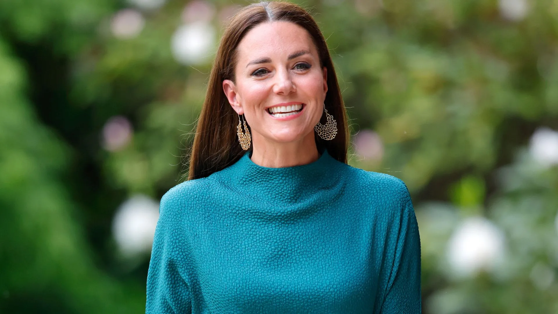 Kate Middleton Reveals Cancer Diagnosis | ELLE