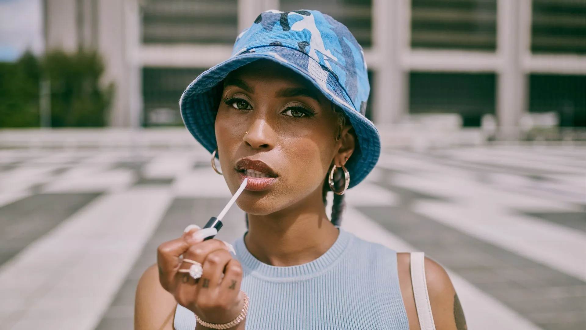 lipstick-effect-recession