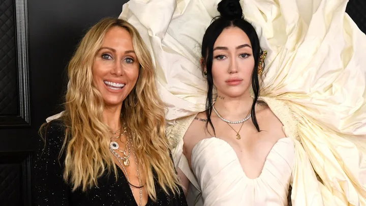 noah-cyrus-tish-cyrus