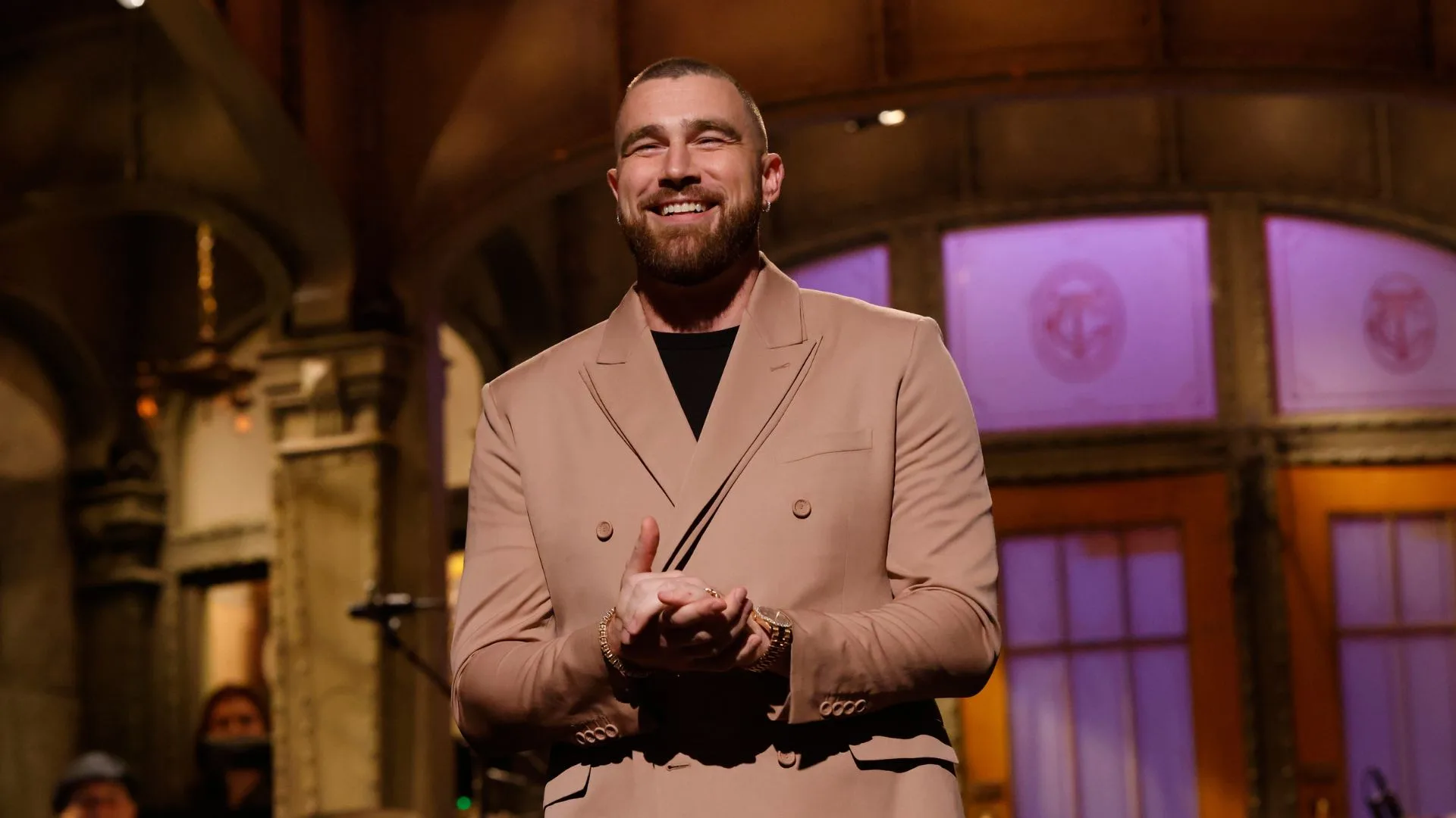 travis-kelce hosting snl is about to make acting debut