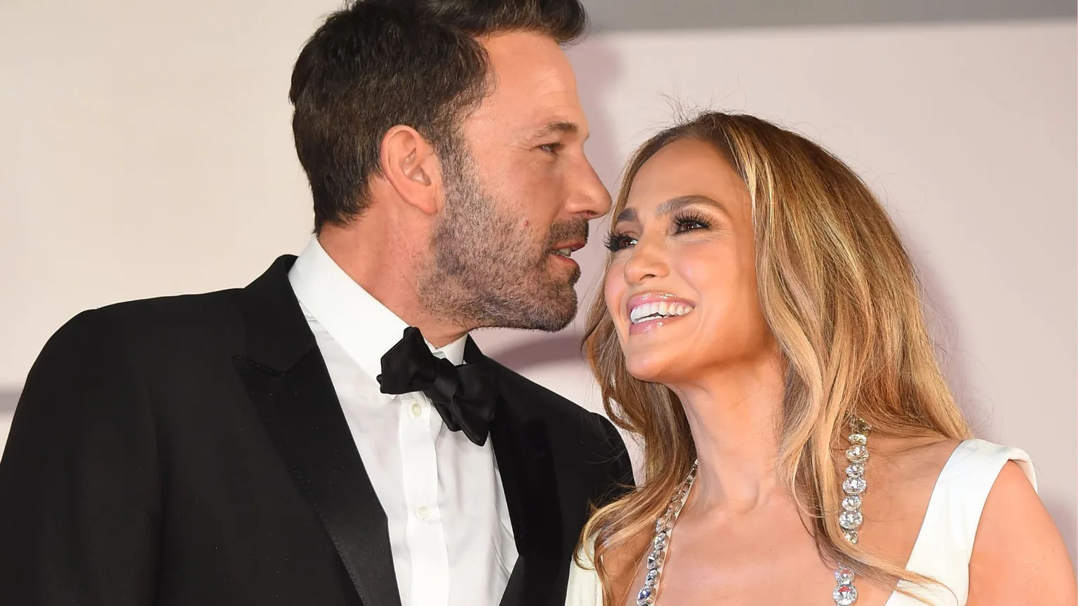 JLo & Ben Affleck Selling Home Amid Divorce Rumors | ELLE