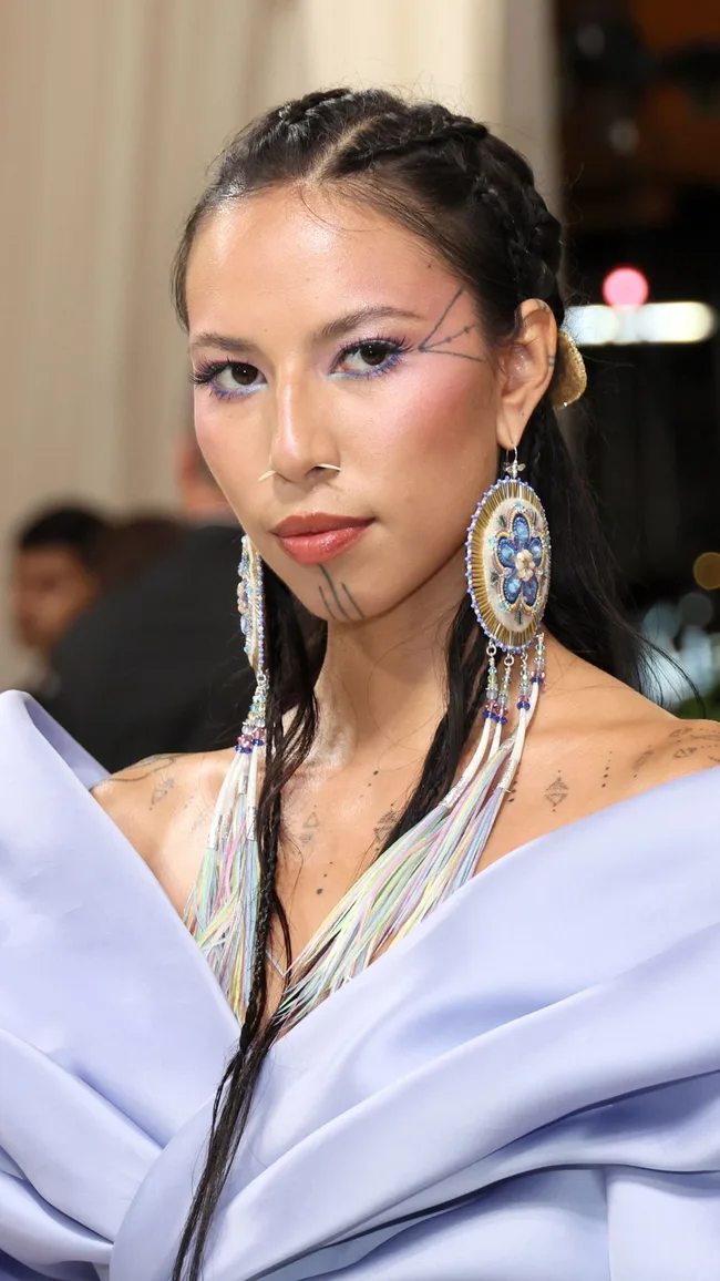 met-gala-beauty-looks-quannah-chasinghorse