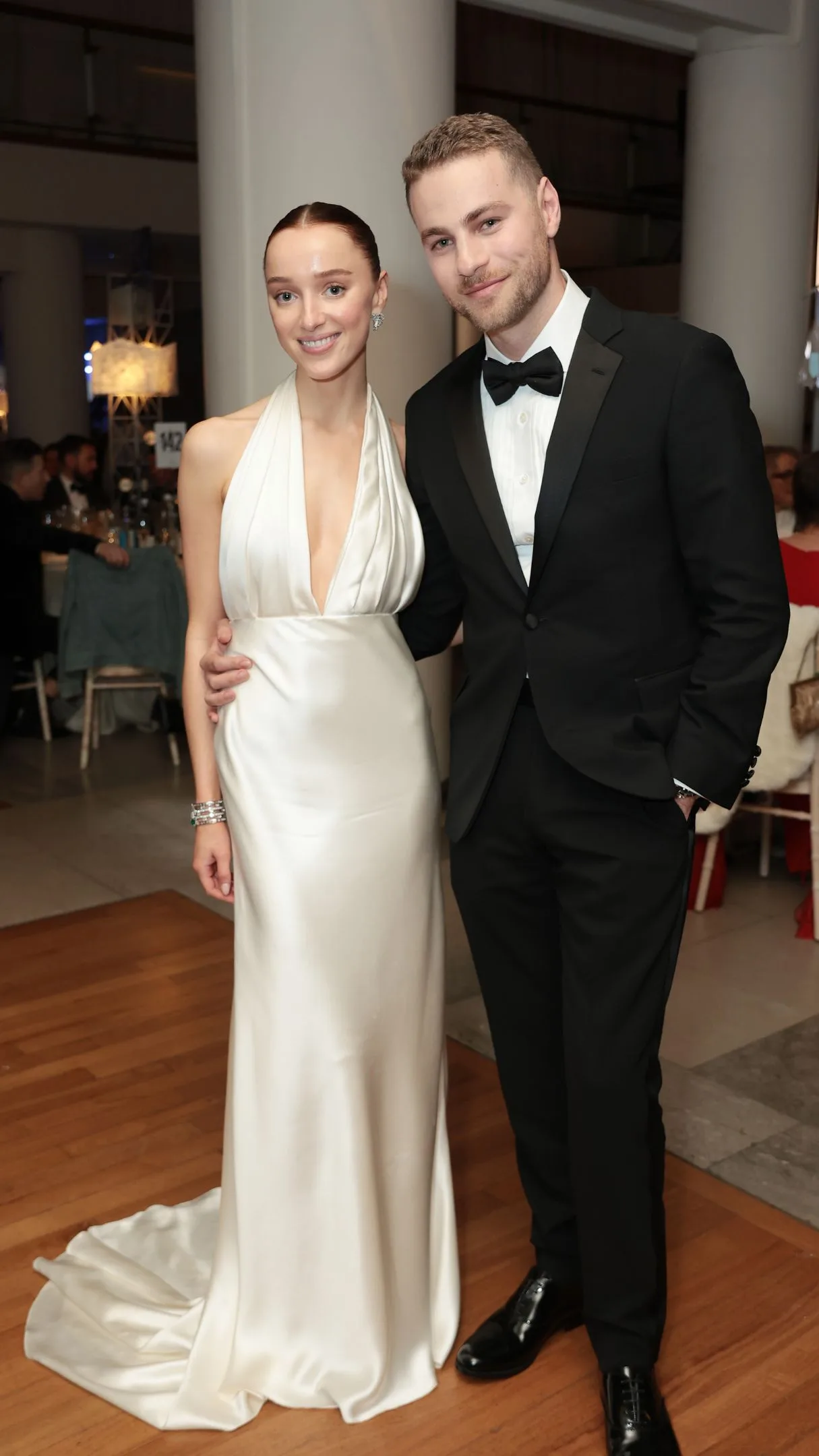 phoebe dynevor and cameron fuller