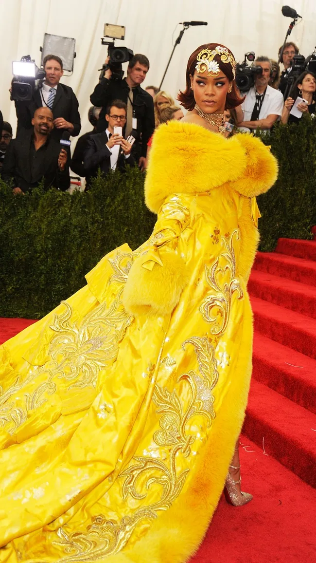 rihanna met gala 2015 guo pei yellow dress