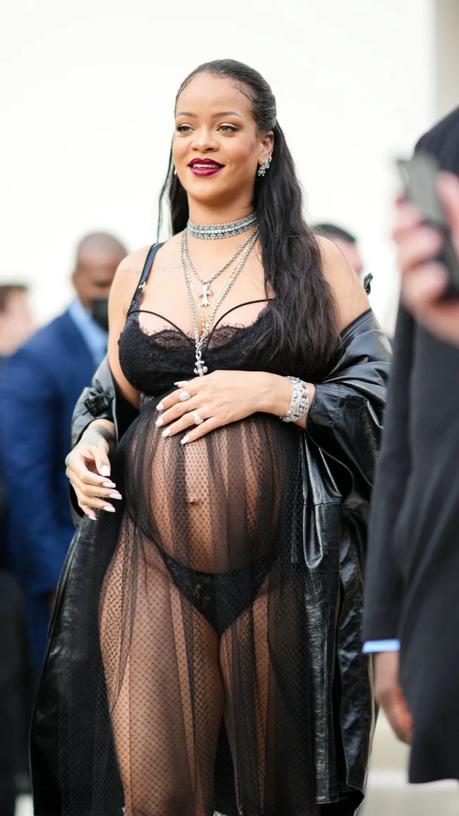 rihanna-pregnancy-style