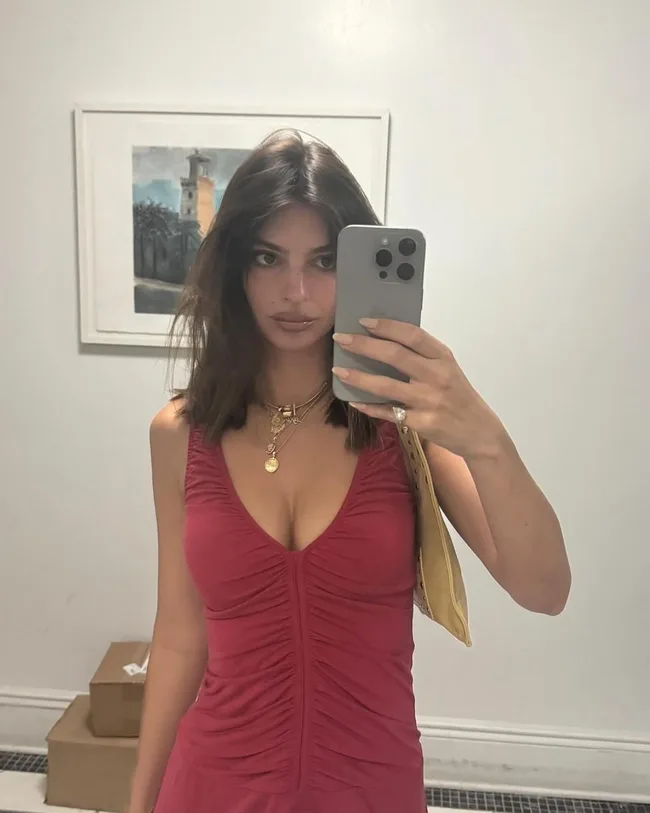 emily ratajkowski wearing with jean red dress