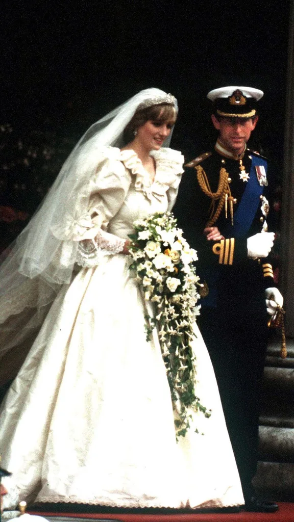 princess diana wedding dress in the 1980s