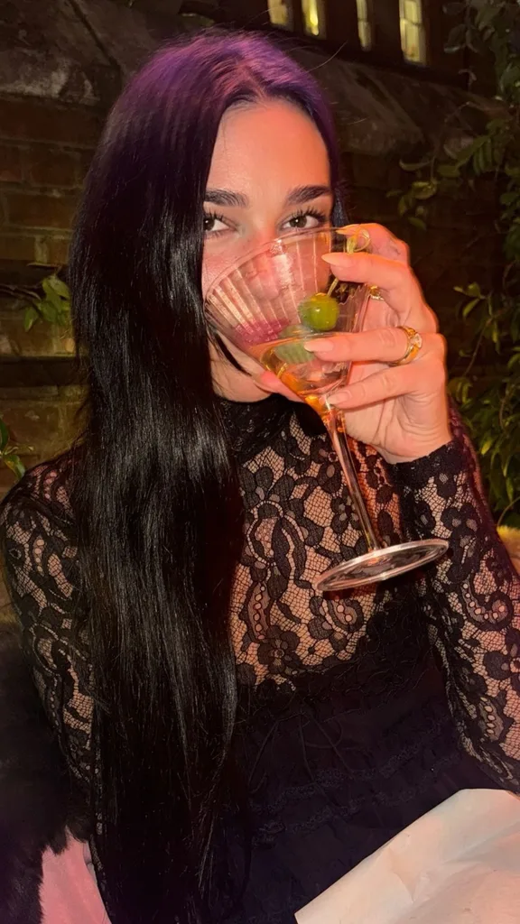 Dua Lipa Engagement ring