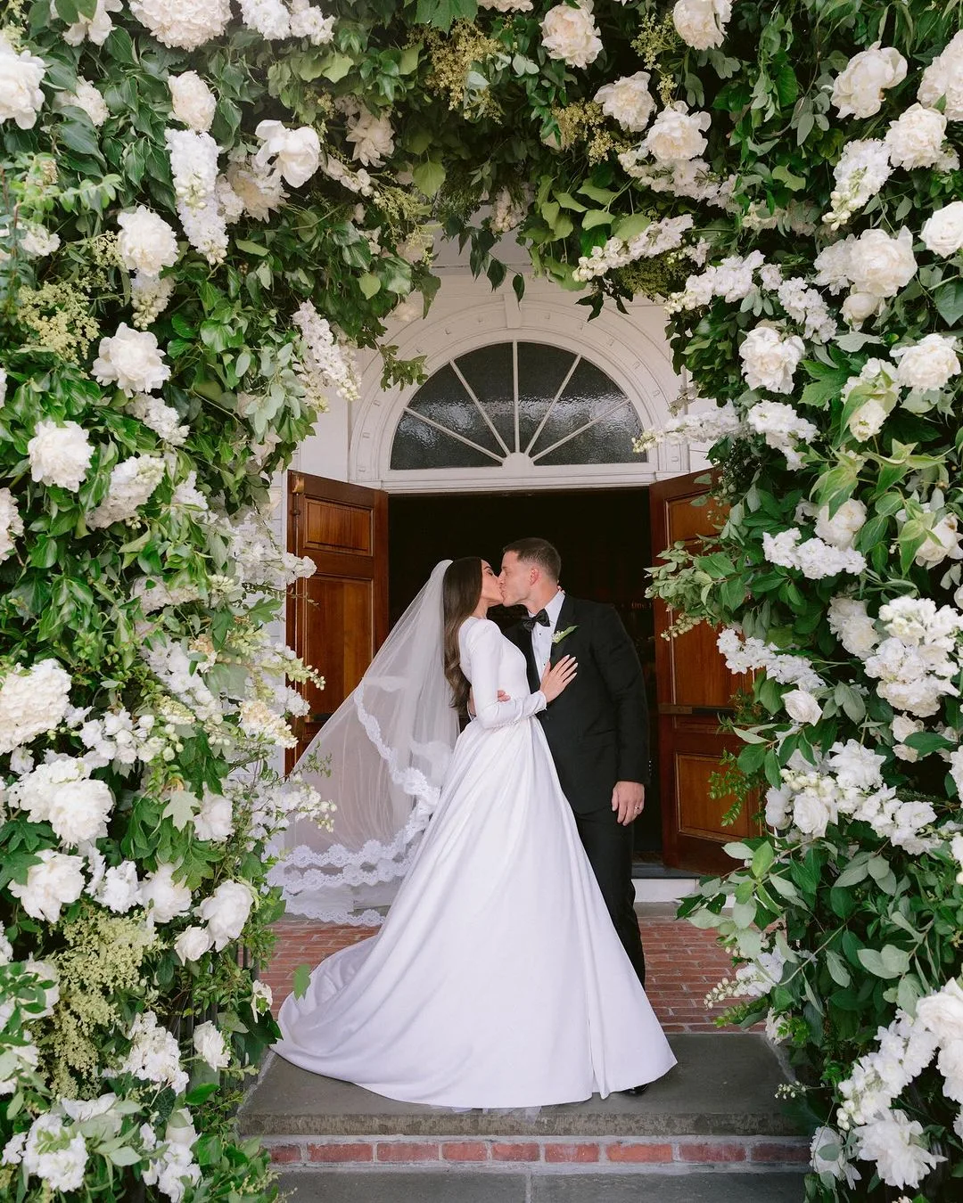 Olivia Culpo Makes The Case For The Anti-Sexy Bride | ELLE