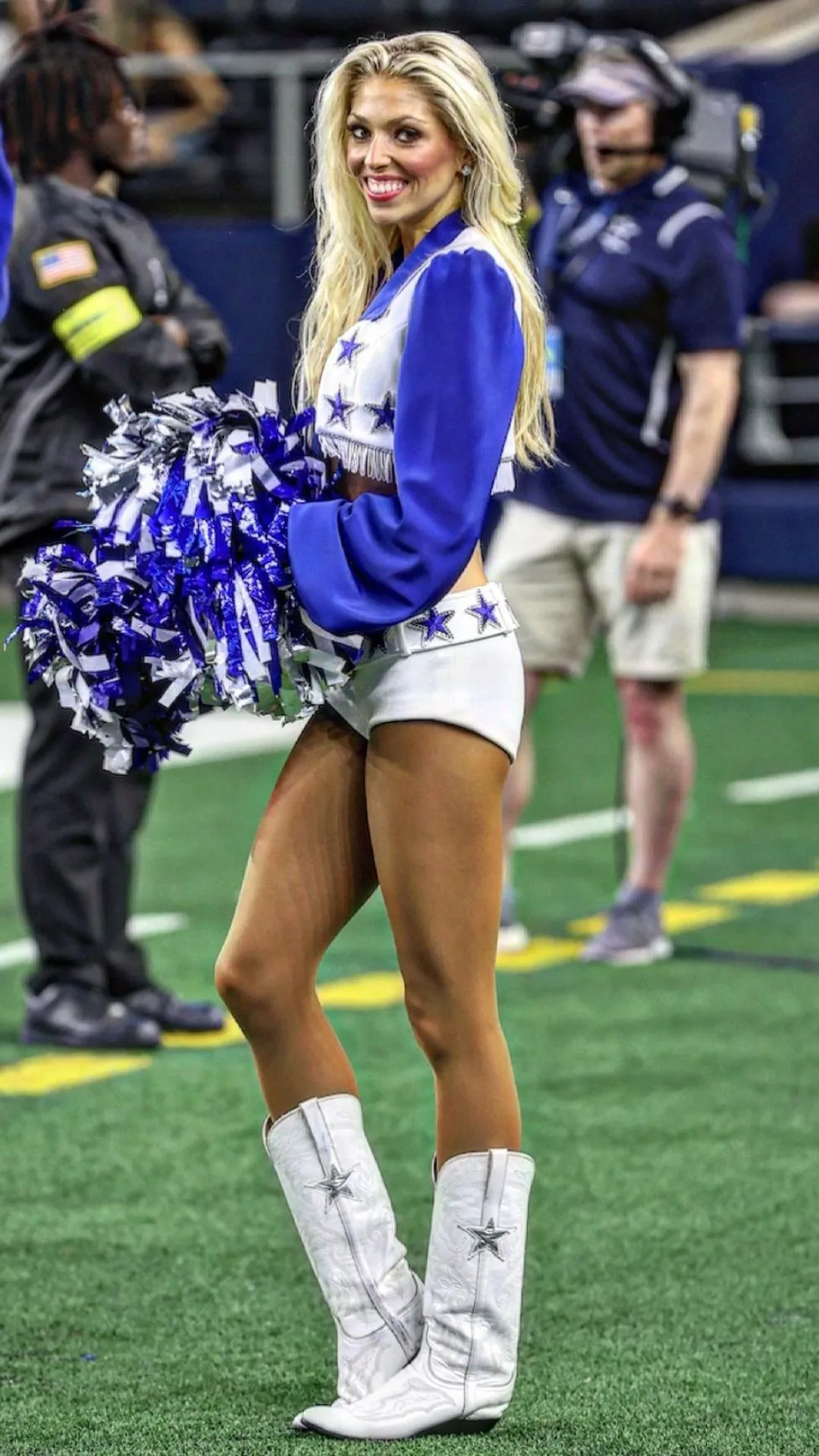 Real' Jobs of Dallas Cowboys Cheerleaders Revealed ELLE