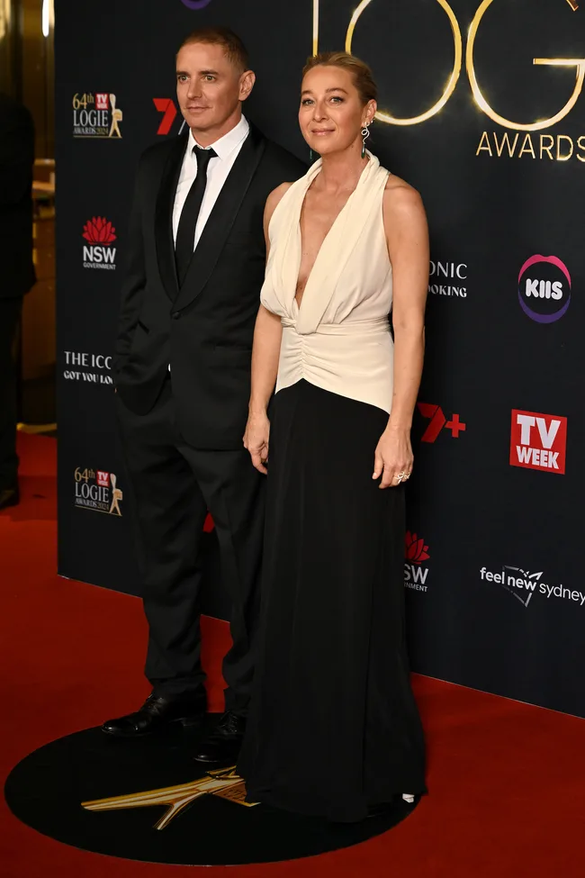 asher keddie on the logies red carpet