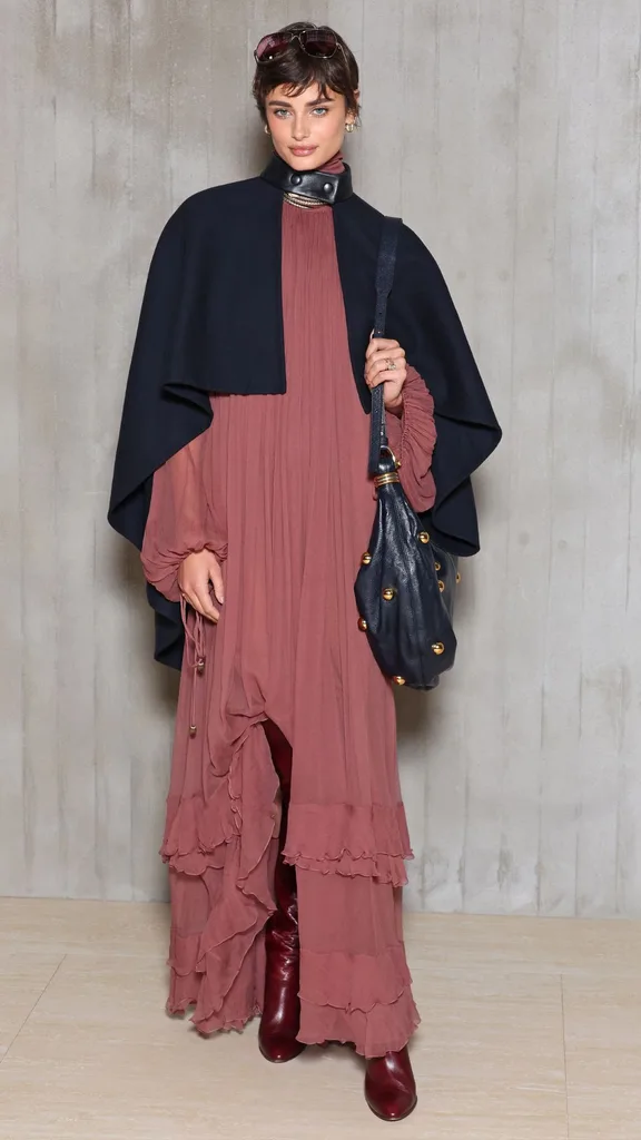 Taylor Hill attends the Chloé Womenswear Spring-Summer 2025 show as part of Paris Fashion Week on September 26, 2024 in Paris, France.