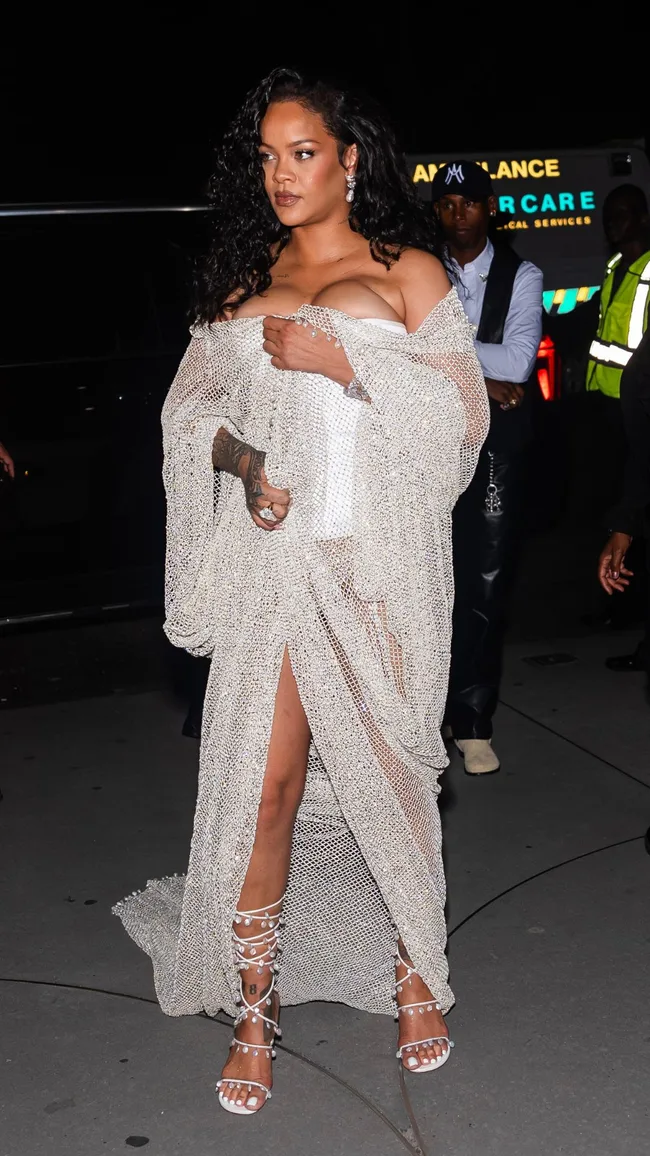 rihanna-alaia