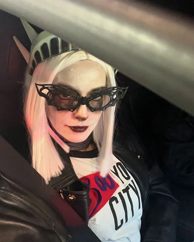 anne-hathaway-best-celebrity-halloween-costumes-2024