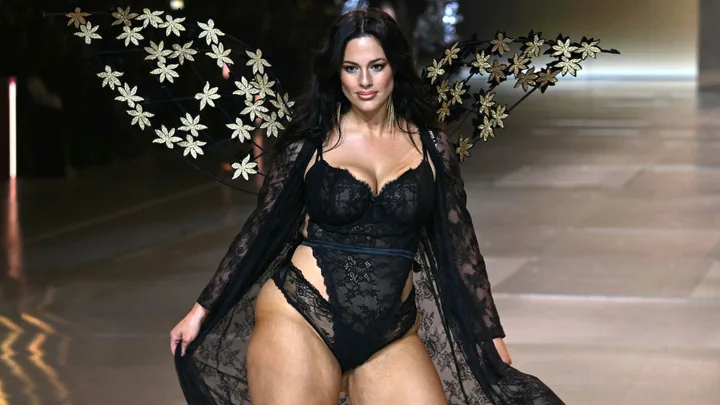 6 Moments From The Victoria’s Secret Fashion Show We’re Talking About In Our Group Chats