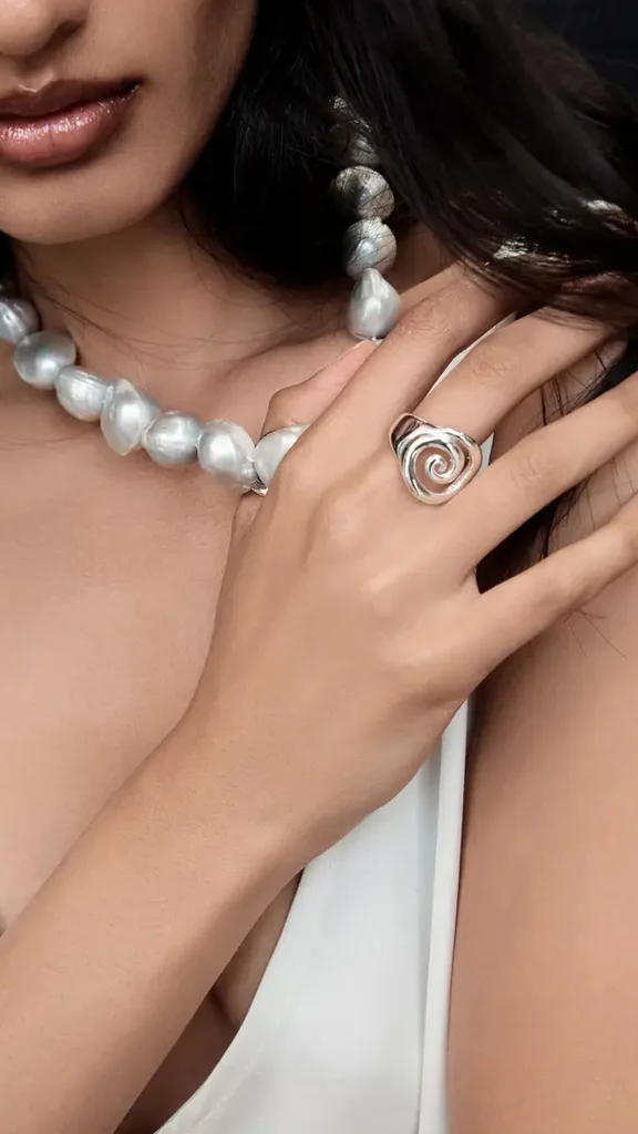 Molly King Glassons collection