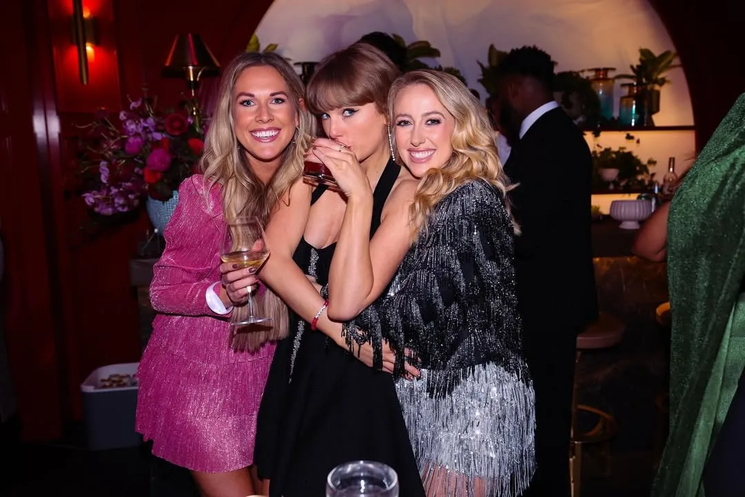 taylor swift birthday party photo photoshopped engagement