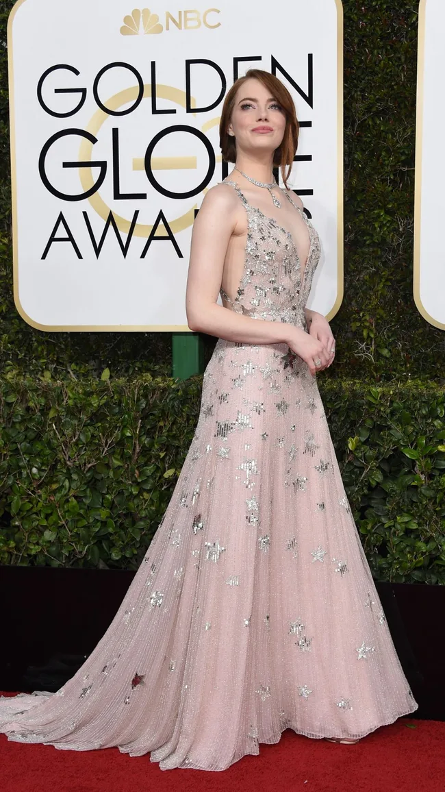 best-golden-globes-dresses-emma-stone in dress with stars