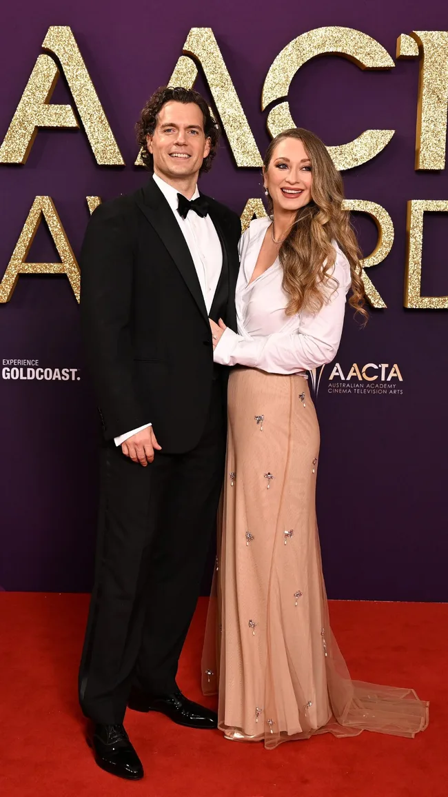 henry cavill and partner natalie viscuso on aactas red carpet 2025