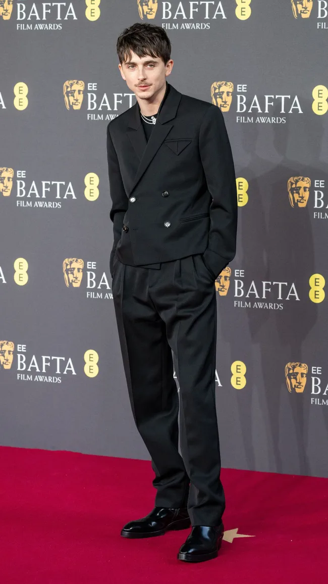 baftas red carpet 2025 timothee chalamet black suit