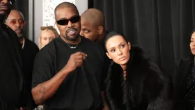 Pourquoi le costume de récompenses Grammy Bianca Censori n'est pas publié