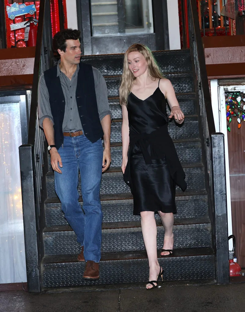 Sarah Pidgeon and Paul Kelly as Carolyn Bessette-Kennedy and JFK Jr