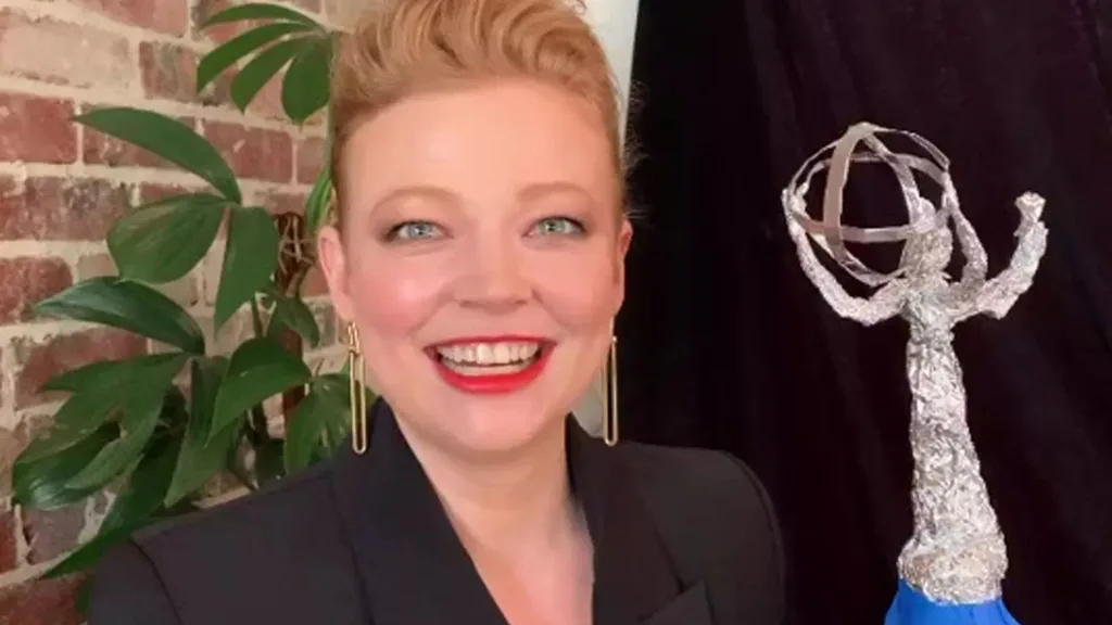 Sarah Snook with her homemade Emmy in 2020