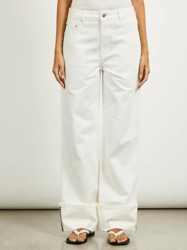 What To Shop On Sale At The Iconic_MINIMA ESENCIALES
Eliana Selvedge Jeans