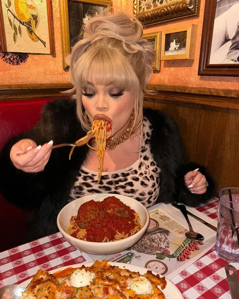 Trisha Paytas mukbang