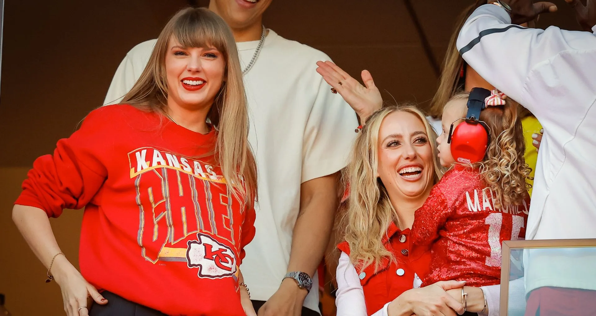 Taylor Swift Brittany Mahomes 