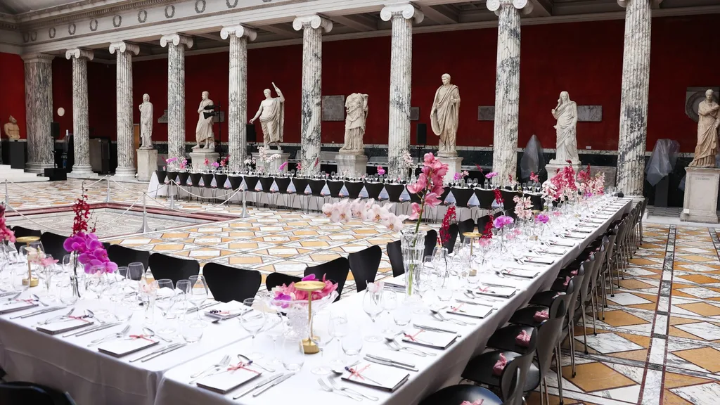 Pandora dinner in the great hall