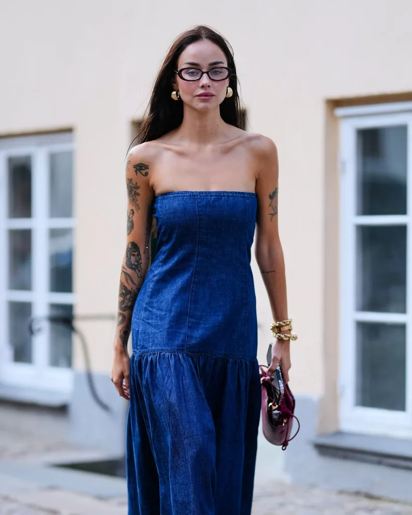 Guest at copenhagen fashion week with tan lines