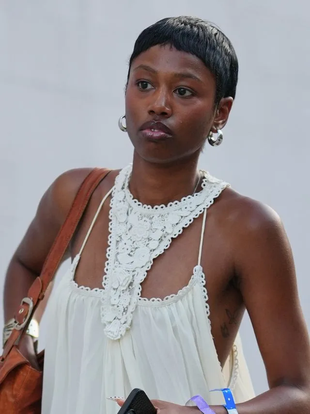 Guest at NYFW with pixie cut