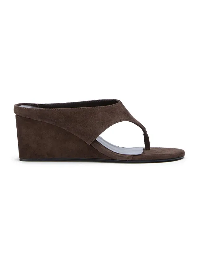 Suede brown thong wedge shoe