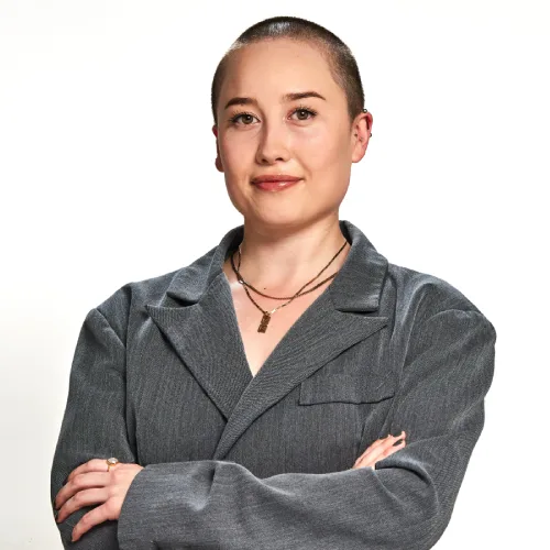 Headshot of Briar Clark Beauty Editor