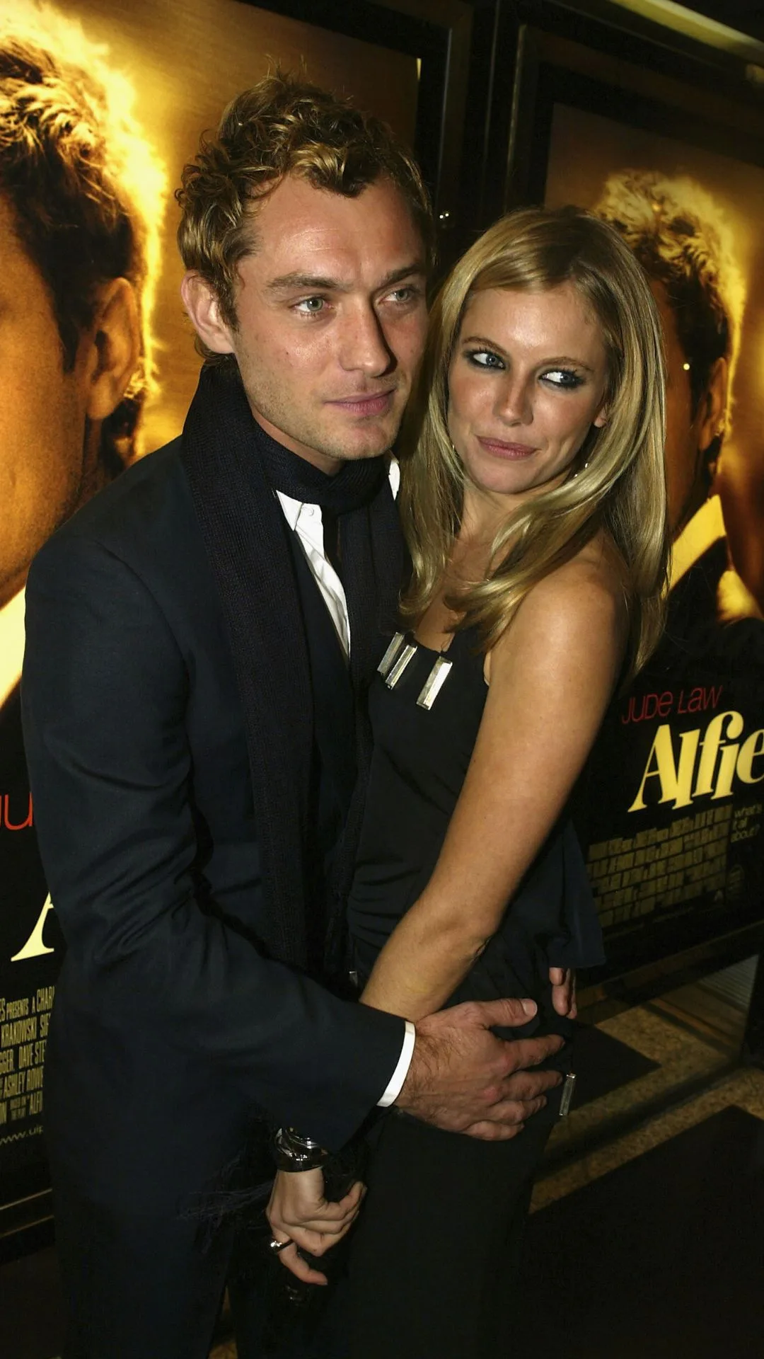 Sienna Miller and Jude Law at the 2004 alfie premiere 