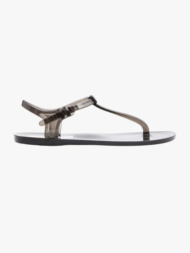 What To Buy Now_CHRISTOPHER ESBER Billi T-Bar Flat