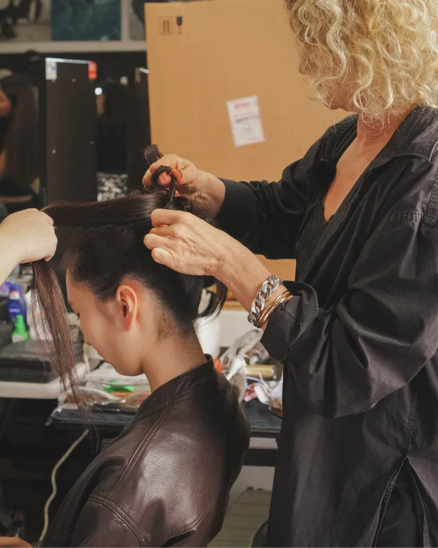 How To Achieve The Gleaming Skin Seen At Lee Mathews | ELLE