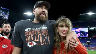 Taylor Swift and Travis Kelce are getting arried this weekend, pictured here on the field